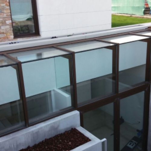 Detalle de solución de acceso a sótano en vivienda